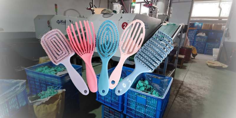 <a href=https://www.shmetory.com/product/Detangler-Brush.html target='_blank'>hair brush supplier</a> OEM and ODM 